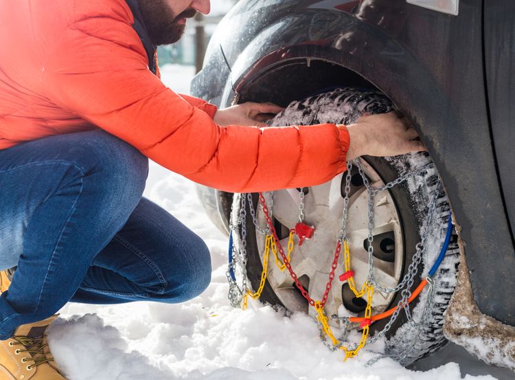 Ako nasadiť snehové reťaze na osobné auto a 4x4