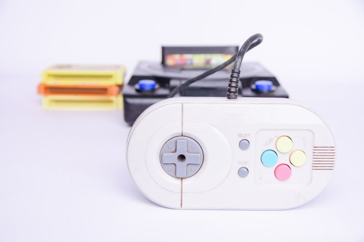 Retro konzola s joystickom