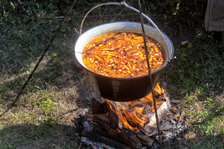 Smaltovaný kotlík na guláš