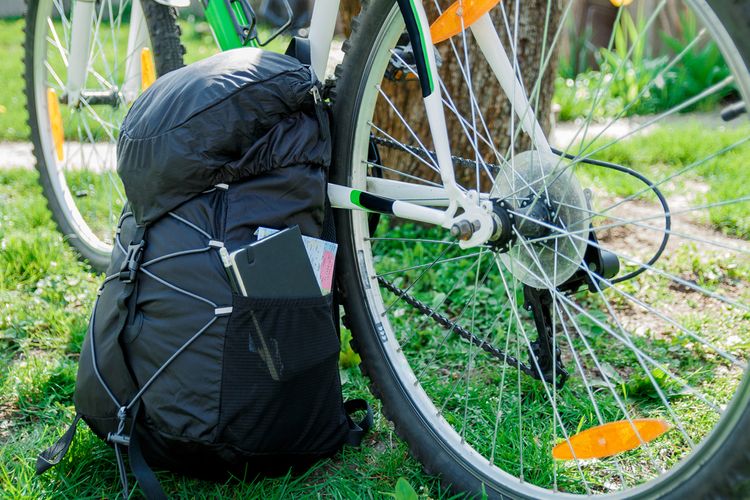 Cyklo batoh so širokými popruhmi