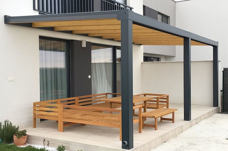 Pergola natretá lazúrou T400