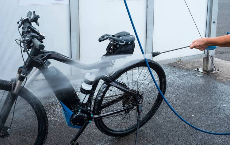 Čistenie elektronického bicykla